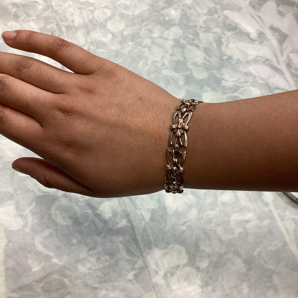 Delicate Gold Floral Bracelet